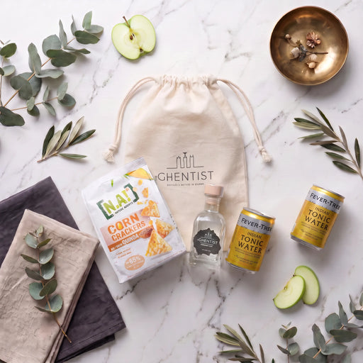 Apéro Box Gin & Crack vue de dessus — gin The Ghentist, tonic et crackers de maïs