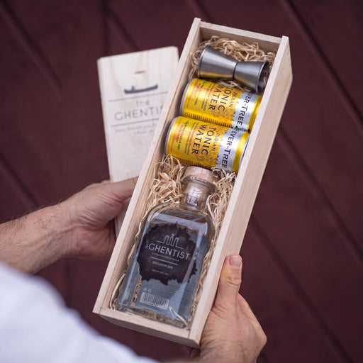 Gin-Geschenkbox Birthday — Holzkiste mit The Ghentist Gin und Tonic